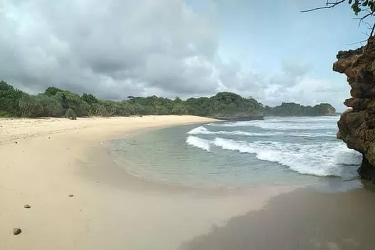 Pantai Pulodoro