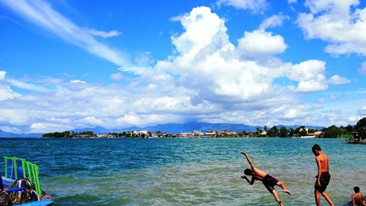 Pantai Lumban Silintong